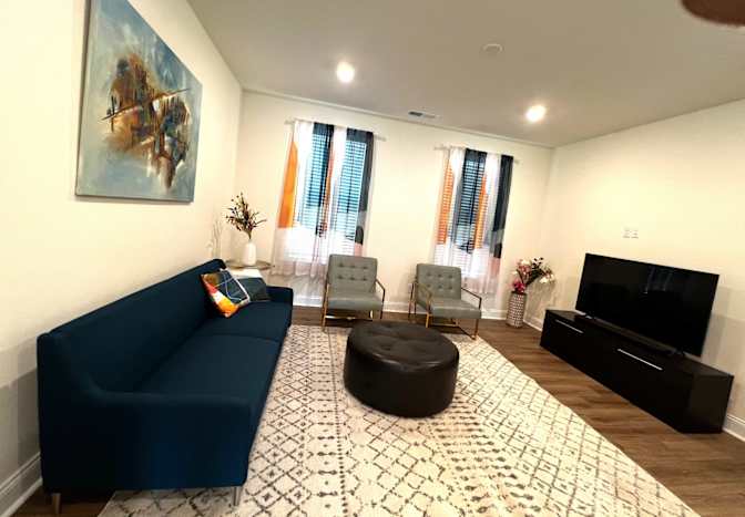 Alcove Rooms's room