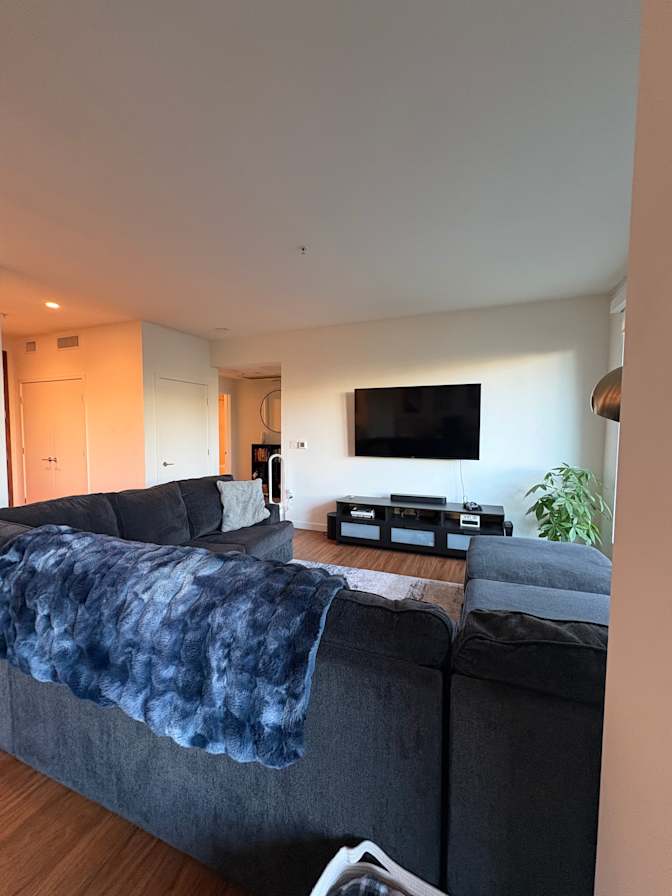 Dondre's room