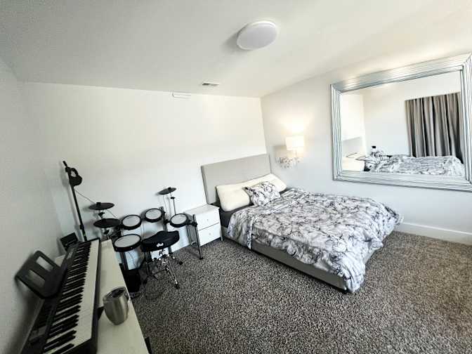 Iva's room
