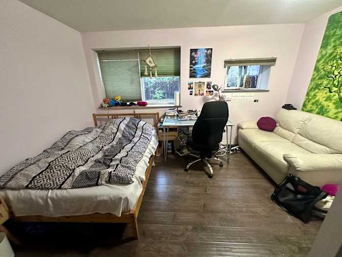 Heeje's room