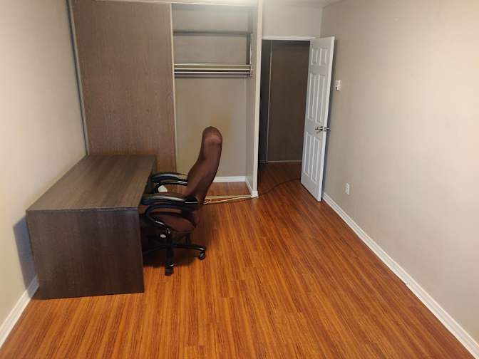 Thomas's room