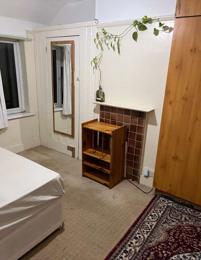 Aalok's room