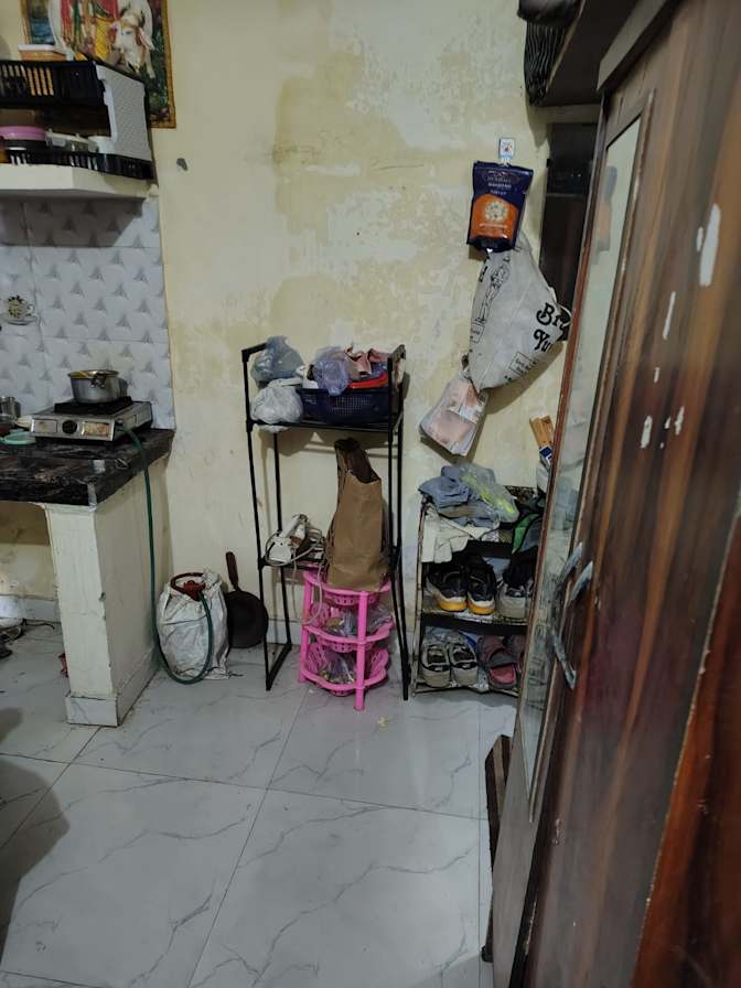 Divyanshu's room