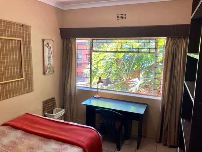 Jos Milne's room