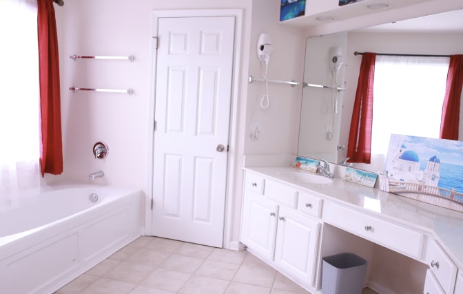 Alcove Rooms's room