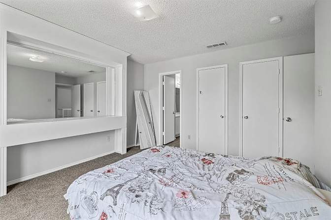 Ola's room
