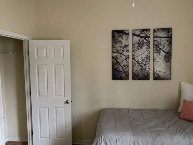 Carlos's room