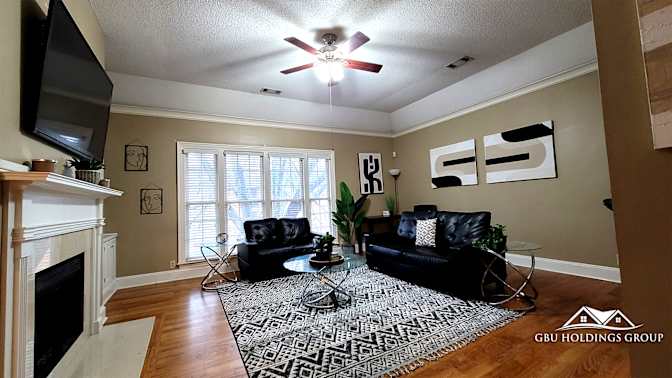GBU Holdings Group's room