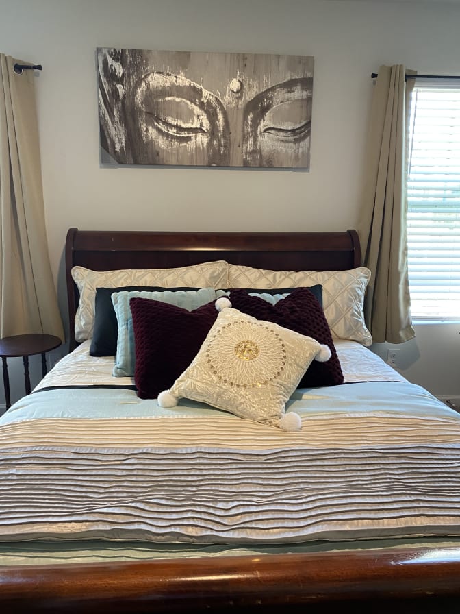Felicia's room