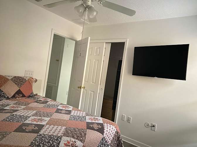 Laura Mateus's room