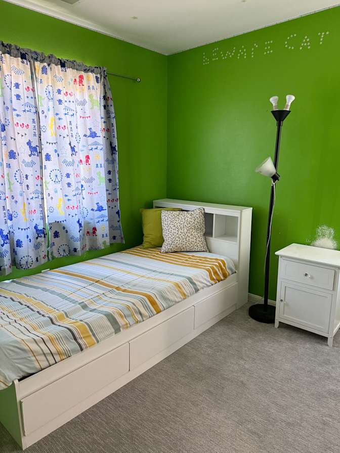 Roxana's room