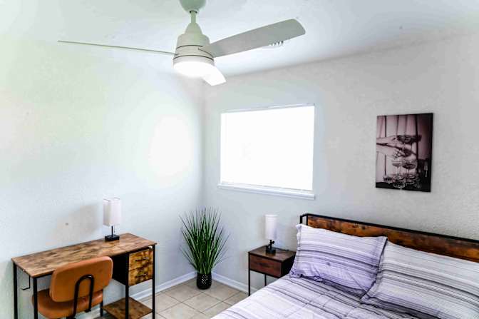 Gal's room