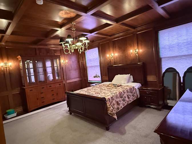 Liza's room
