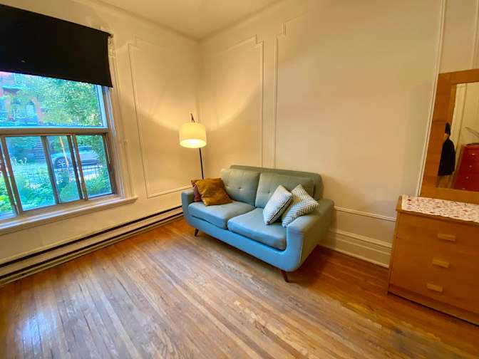 Jen's room