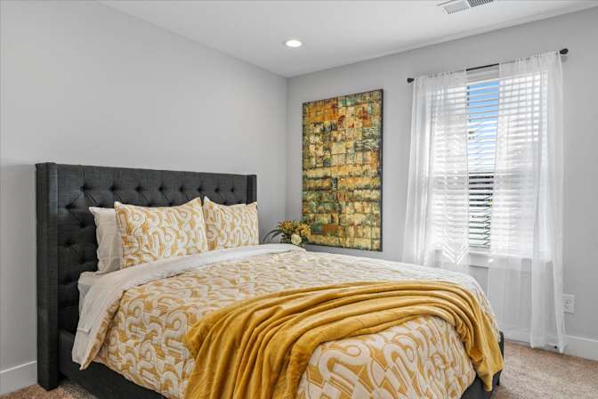 Alcove Rooms's room