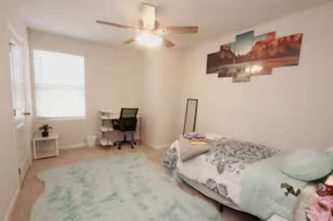 Alcove Rooms's room
