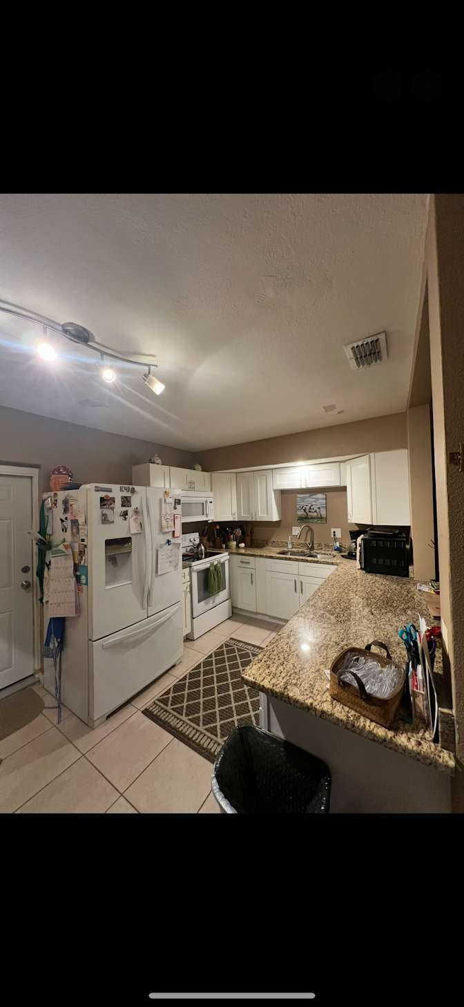 Joanne Mcmeekin's room