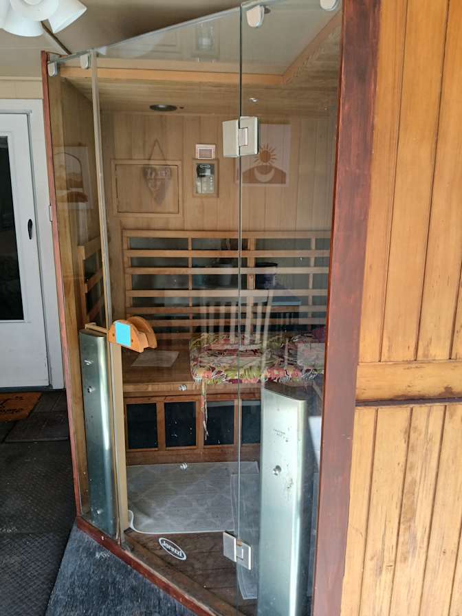 Darlene Davis's room