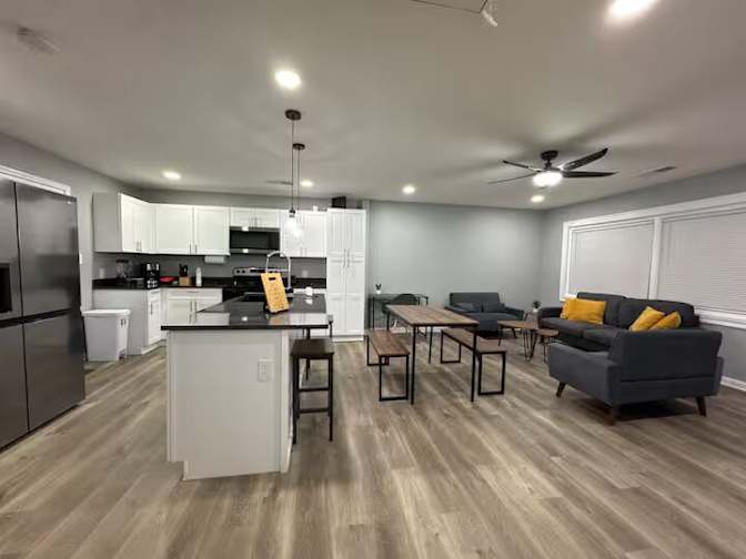 Alcove Rooms's room