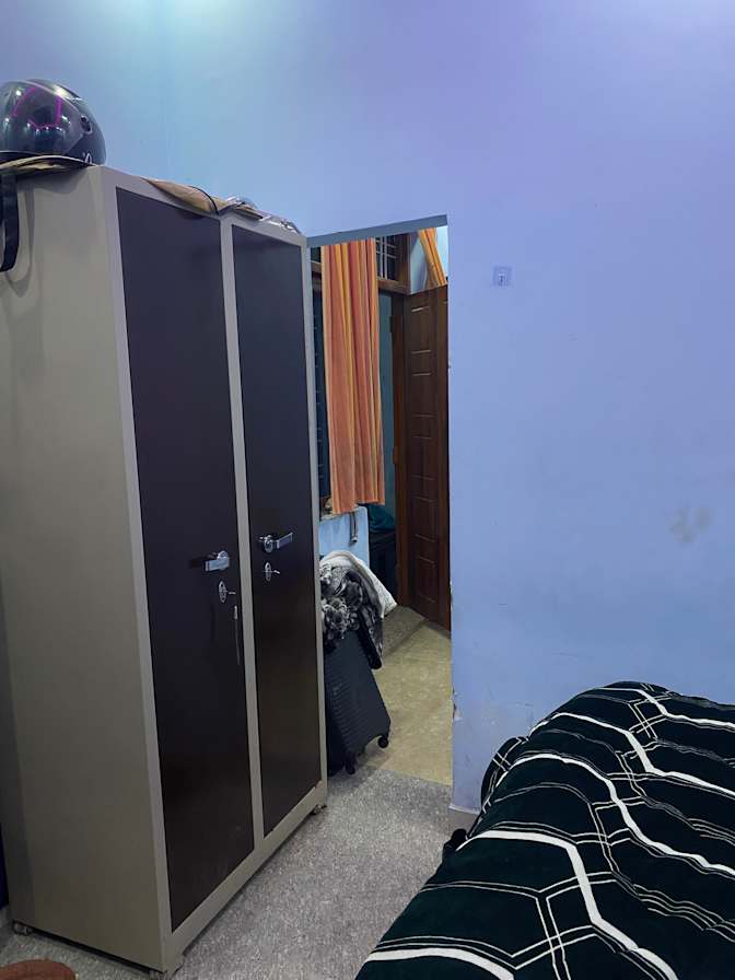 Dixant Maan's room
