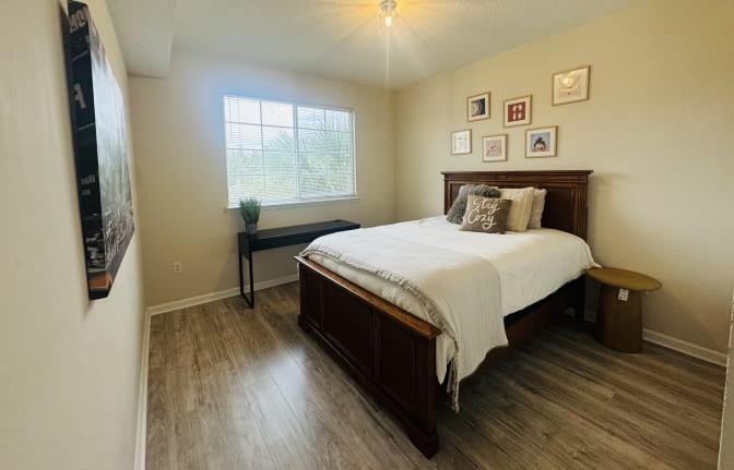 Jennifer's room