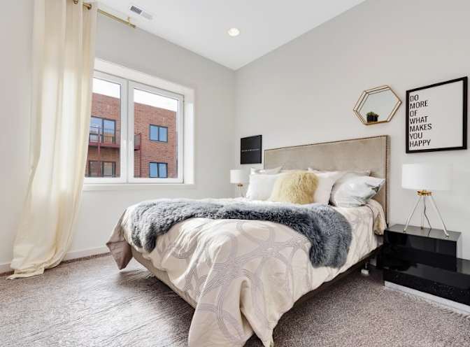 Apartment in West Ridge Park's room
