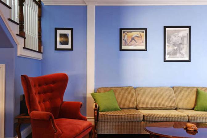 Edgar A. Macías's room