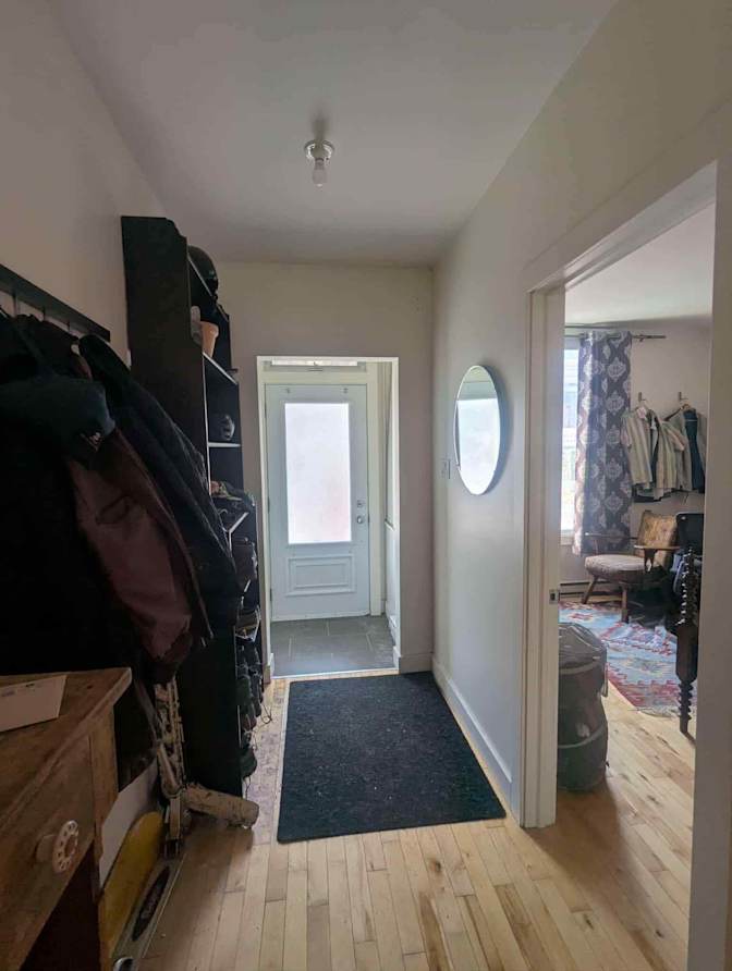 darius klassen's room