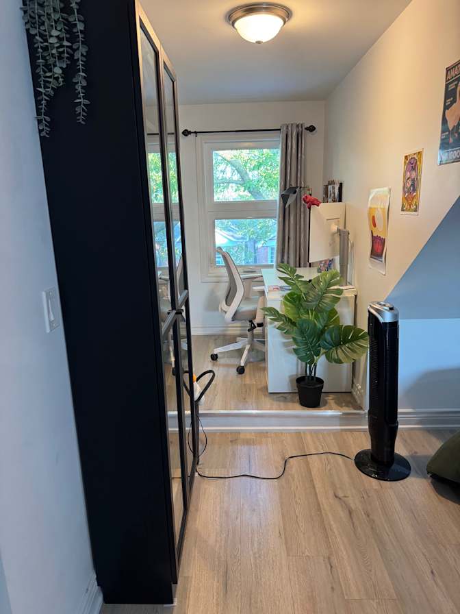 Yan's room