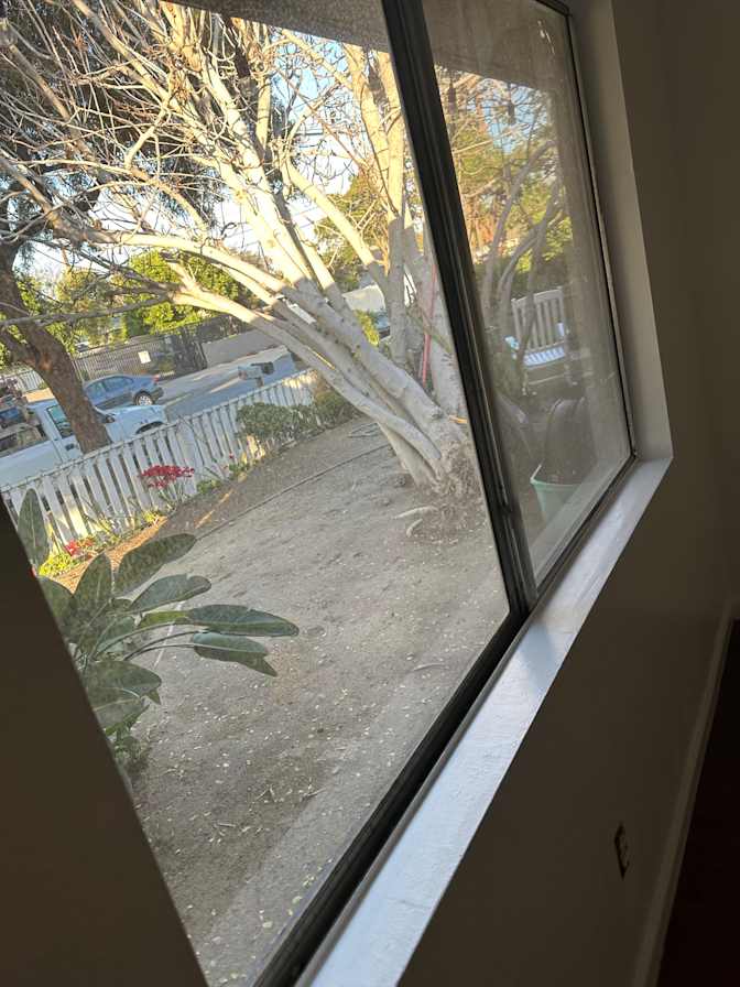 Juan Aviles's room