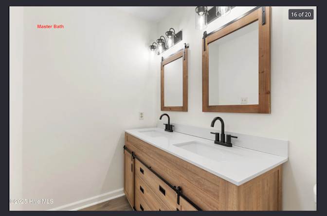 Alcove Rooms's room