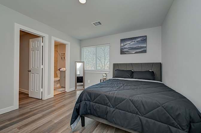 Felix's room