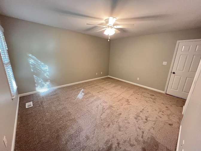 Alcove Rooms's room