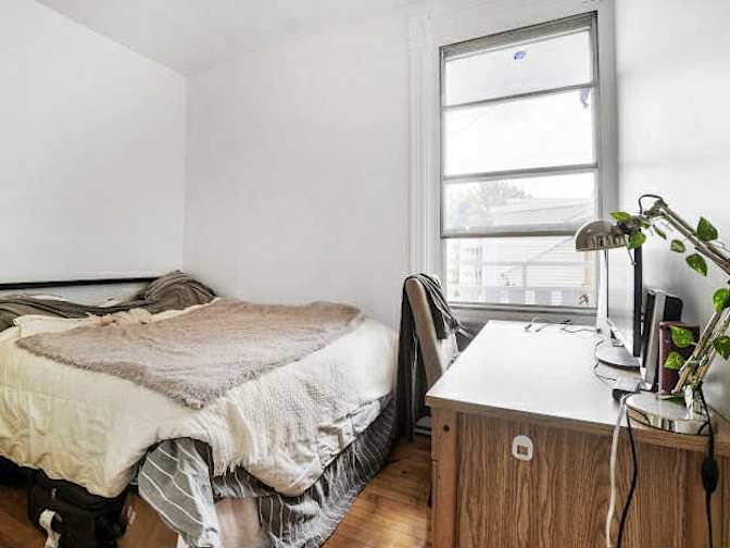 Lee-Lou's room