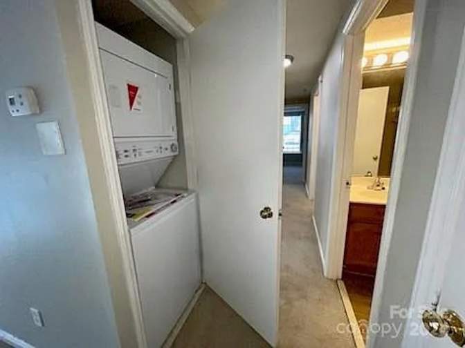 Alcove Rooms's room