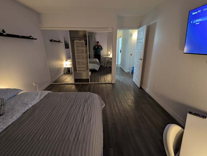 Serdar's room