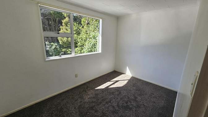 Sez's room