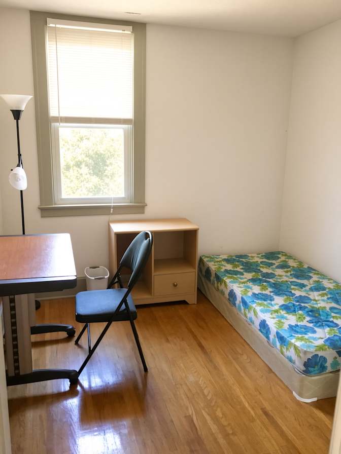 Thomas's room