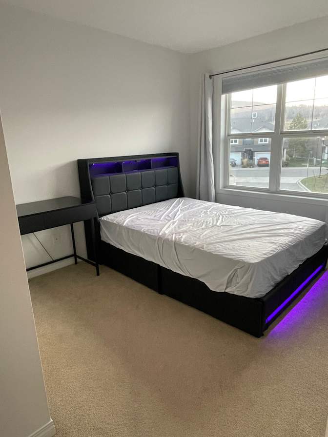 Samara Fichtner's room