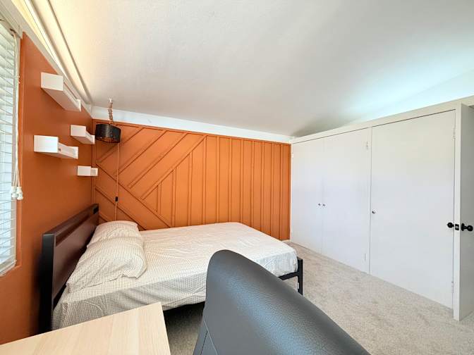 Binh's room