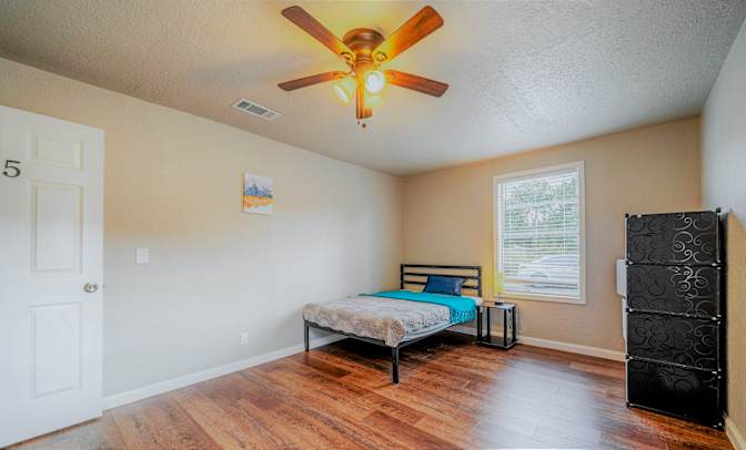 PadSplit's room