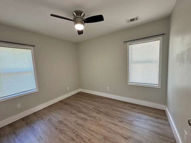Alcove Rooms's room