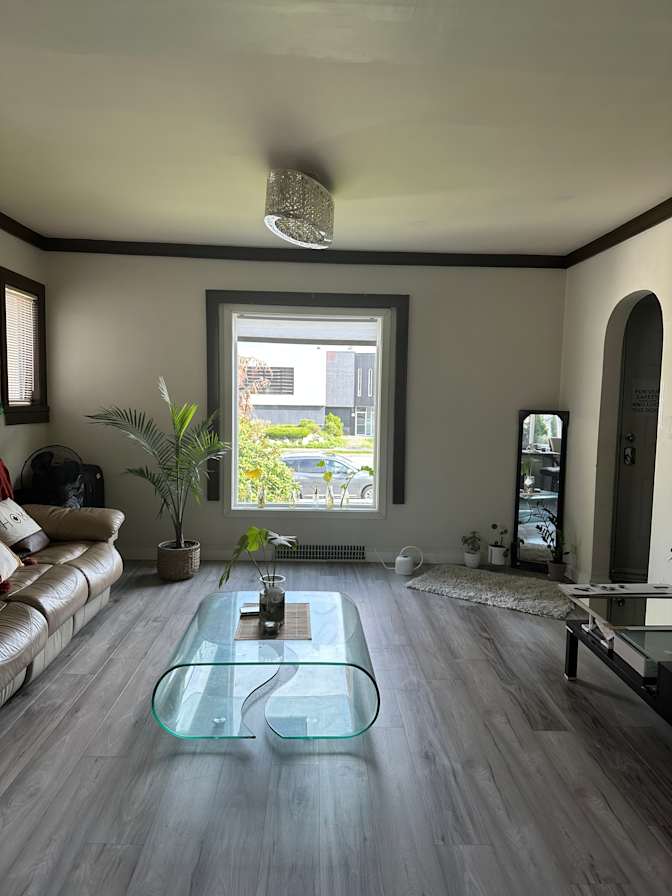 Giordaine's room