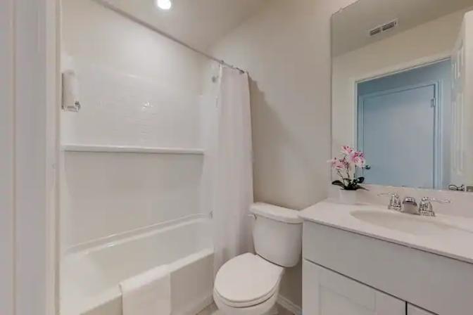 Do Nguyen's room
