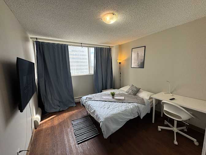 Holly's room
