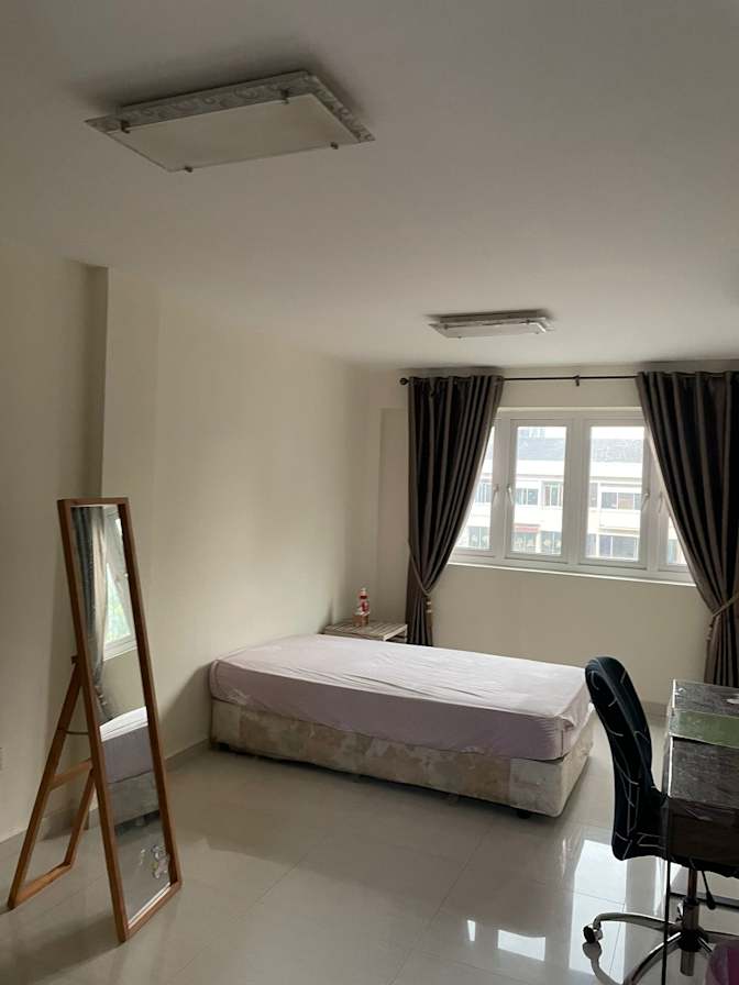 Zfy Ed's room