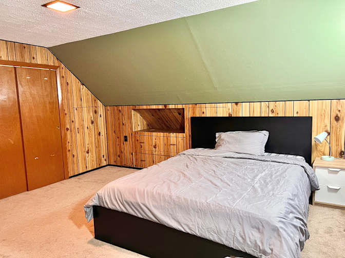 JANINE WANG's room