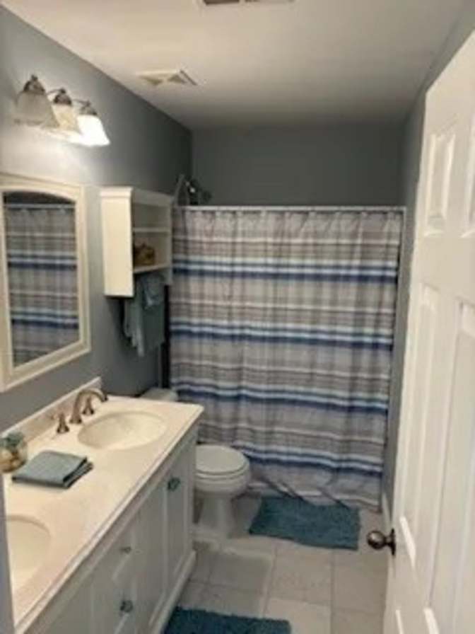 Alcove Rooms's room