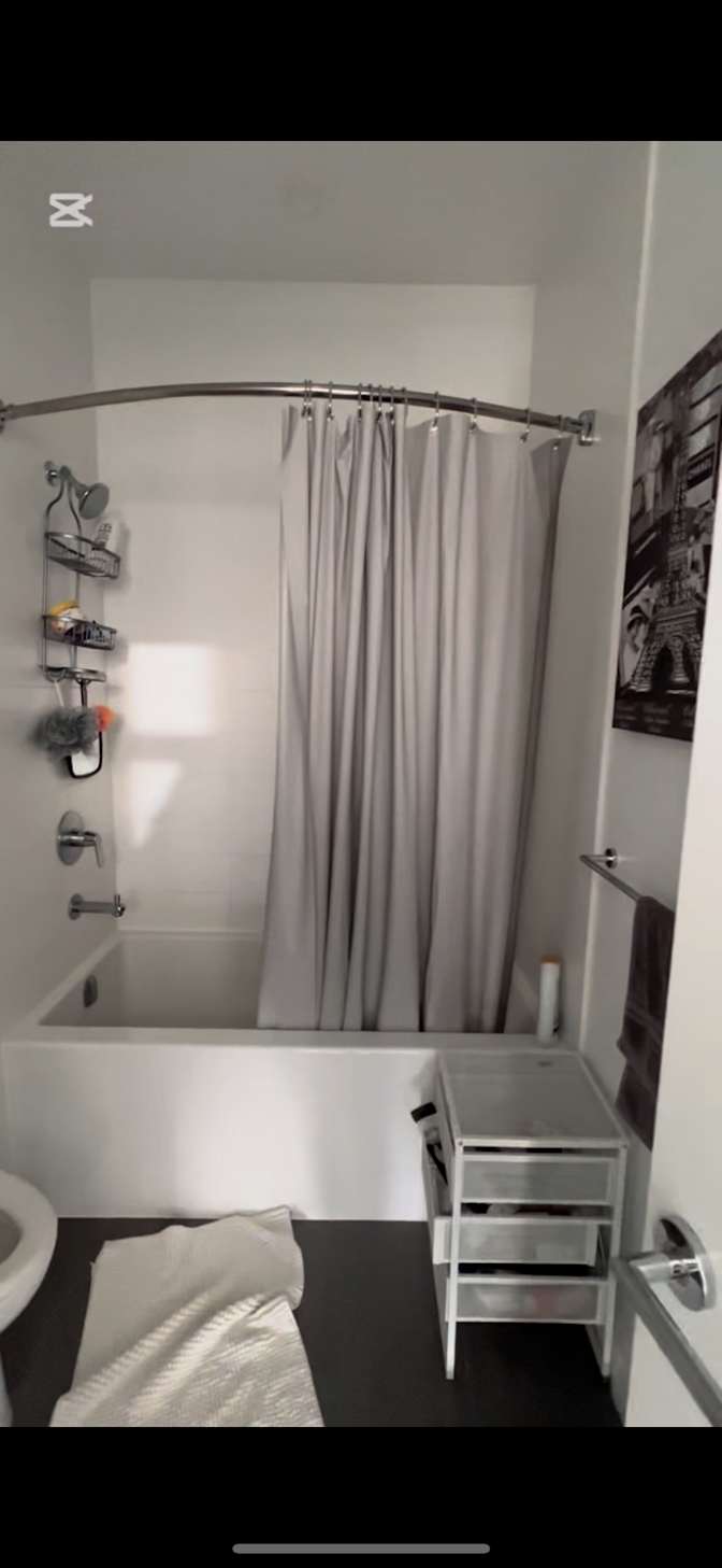 Mariah Izabelle Merican's room