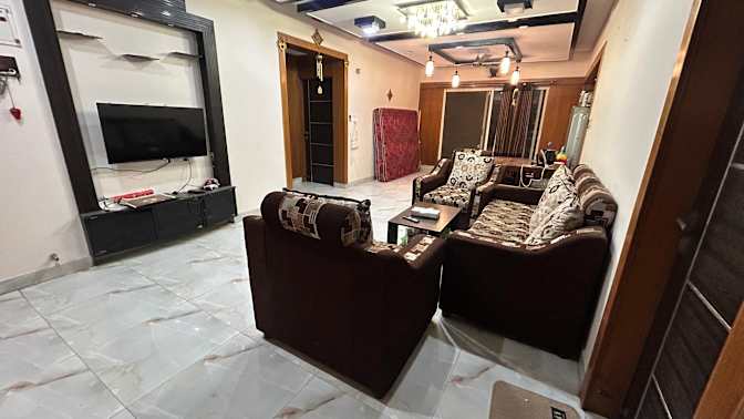 Neeraj's room